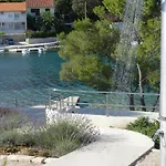 Sea Breeze Gugic