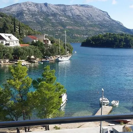 Apartment Sea Breeze Gugic